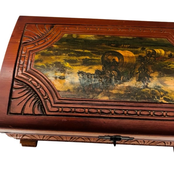 Antique Hand Carved Wooden Western Scene Covered Wagons & Cowboys Keepsake Box - Picture 3 of 11